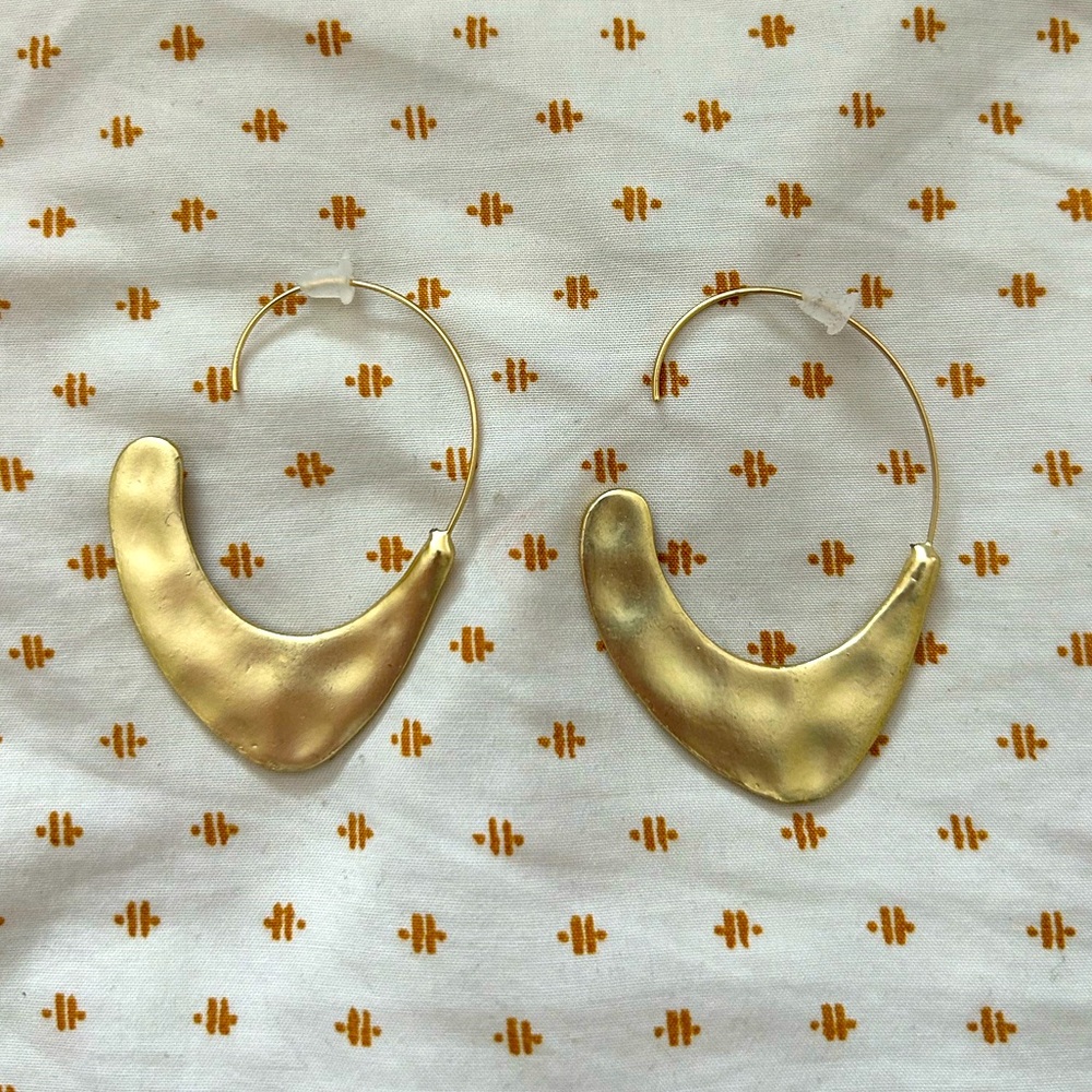 Adorable anthropologie hoop earrings